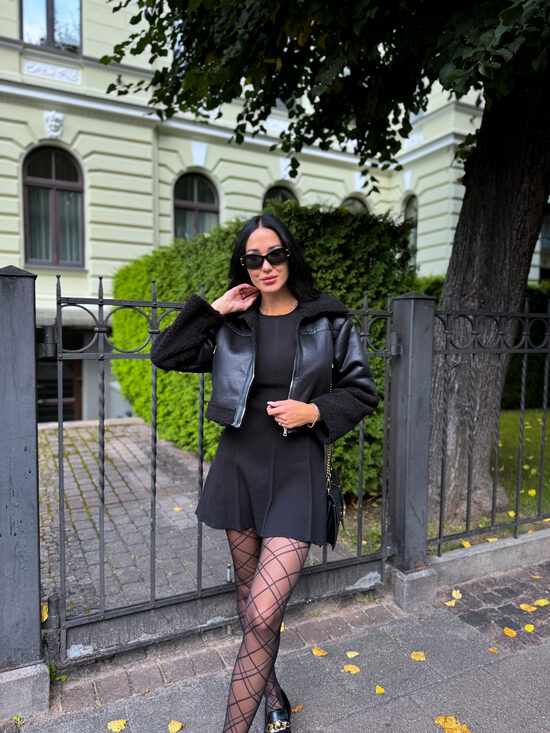 Melna bomber jaka